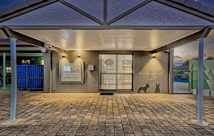 Twin Room pet1 — Chalet Motor Inn In Bundaberg West, QLD Twin Room pet1 — Chalet Motor Inn In Bundaberg West, QLD